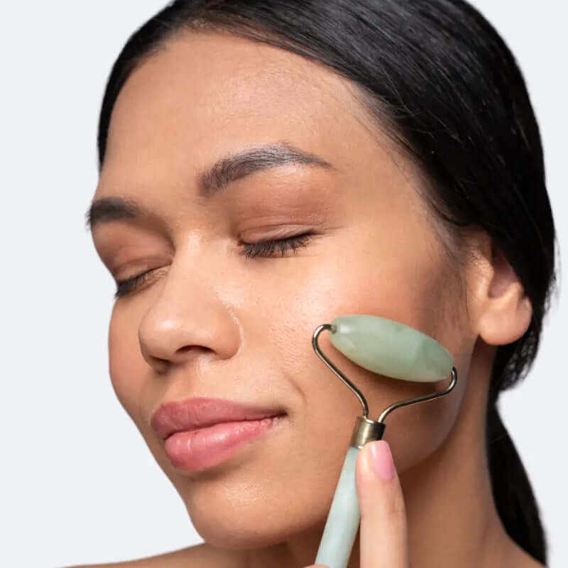 Gua-Sha and Roll Face Skin